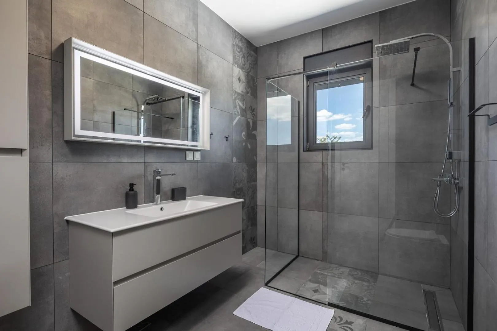 New! Luxury Villa Epic 9 - 50 M2 Hetated Pool Juršići